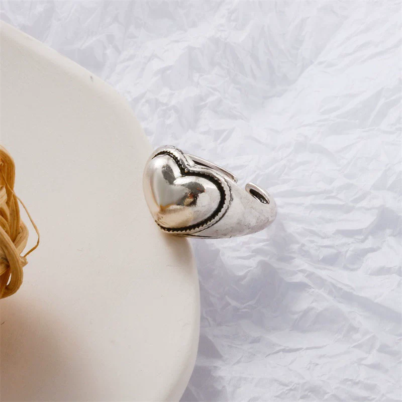 Wholesale Women's Retro Heartshaped Alloy Ring With Electroplating