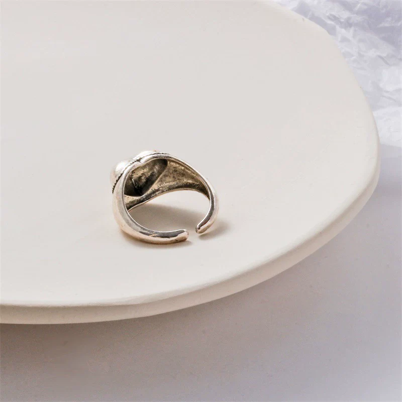 Wholesale Women's Retro Heartshaped Alloy Ring With Electroplating - Image 4