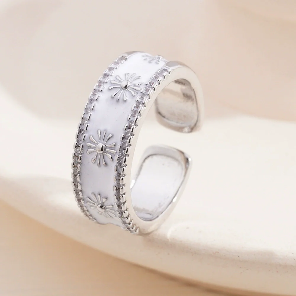 Wholesale Women's Retro Light Luxury Geometric Copper Pearl Butterfly Ring Inlaid With Zircon And Electroplated - Image 19