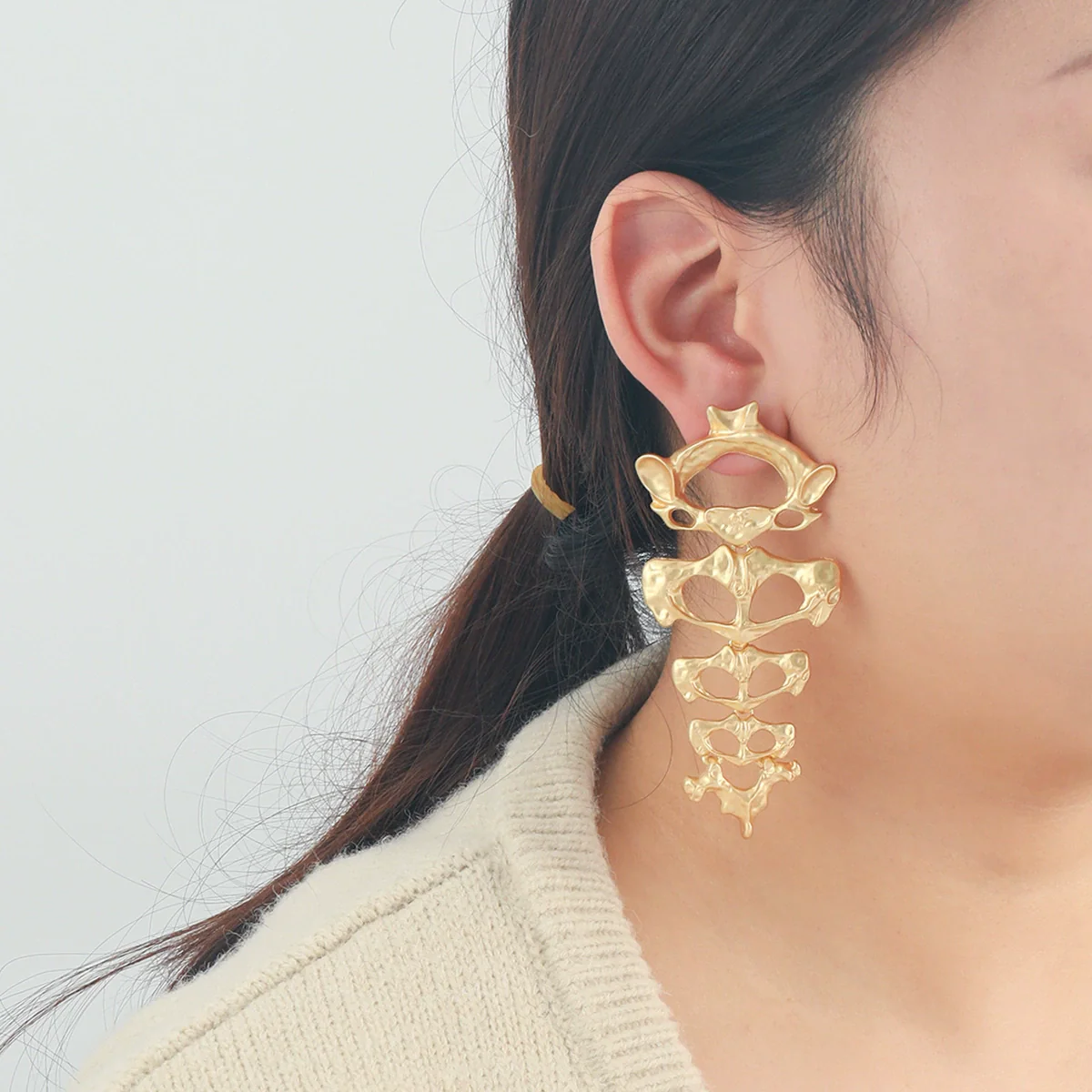 Wholesale Women's Retro Niche Trendy Exaggerated Skeletonshaped Geometric Zinc Alloy Earrings