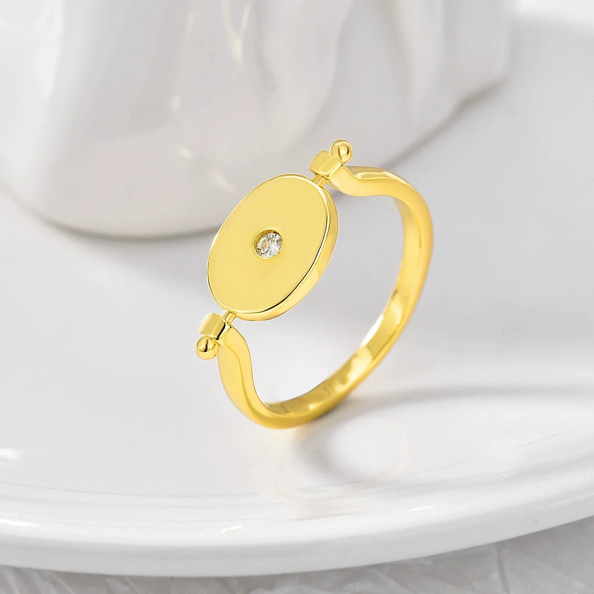 Wholesale Women's Retro Simple Rotating Star Copper Ring With Geometric Pattern And Electroplating Treatment - Image 4