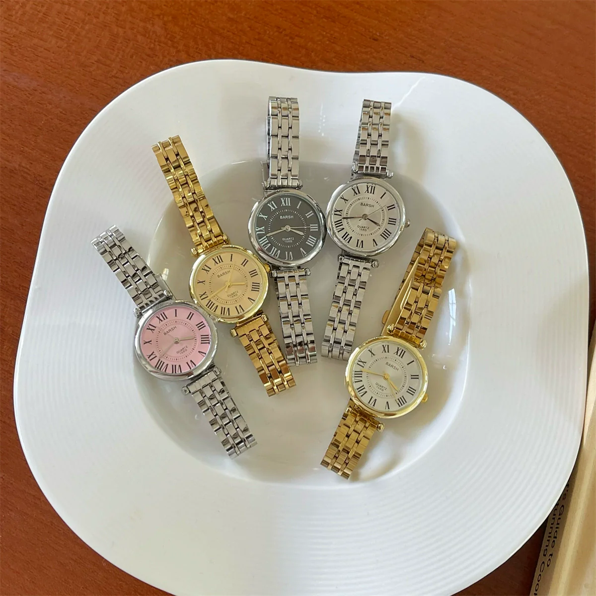 Wholesale Women's Retro Style Alloy Case Stainless Steel Buckle Round Dial Watch - Image 5