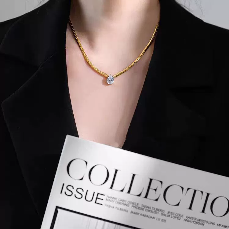 Wholesale Women's Rhinestone Electroplated Drop Shape Necklace In Old Money And Minimalist Style - Image 2