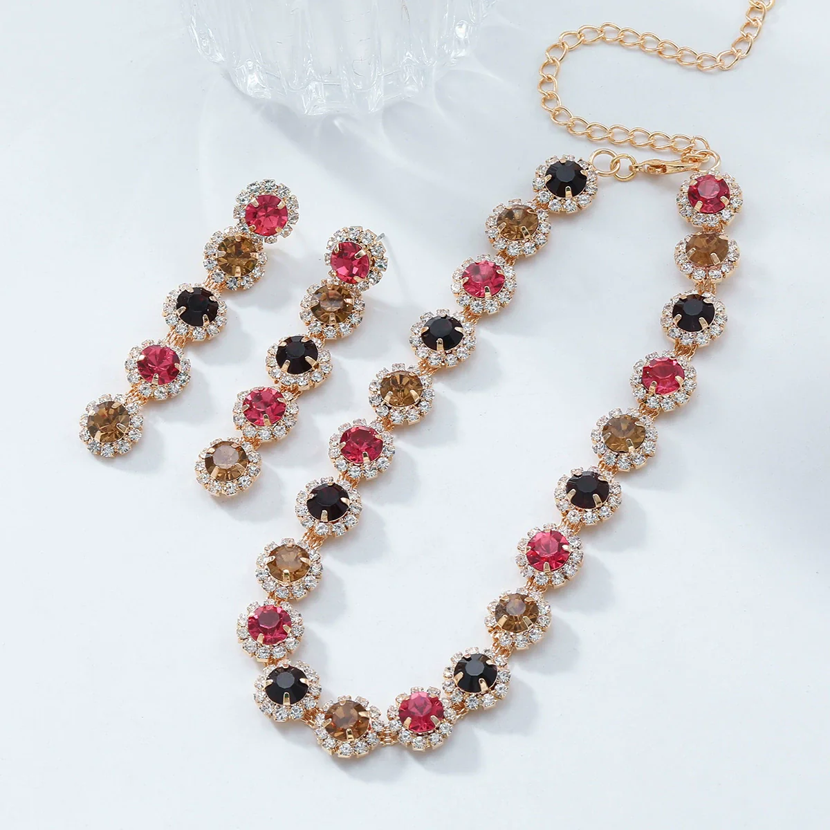 Wholesale Women's Rhinestone Inlaid Clavicle Chain Necklace And Earrings Set Vintage Fashion Geometric Jewelry - Image 3