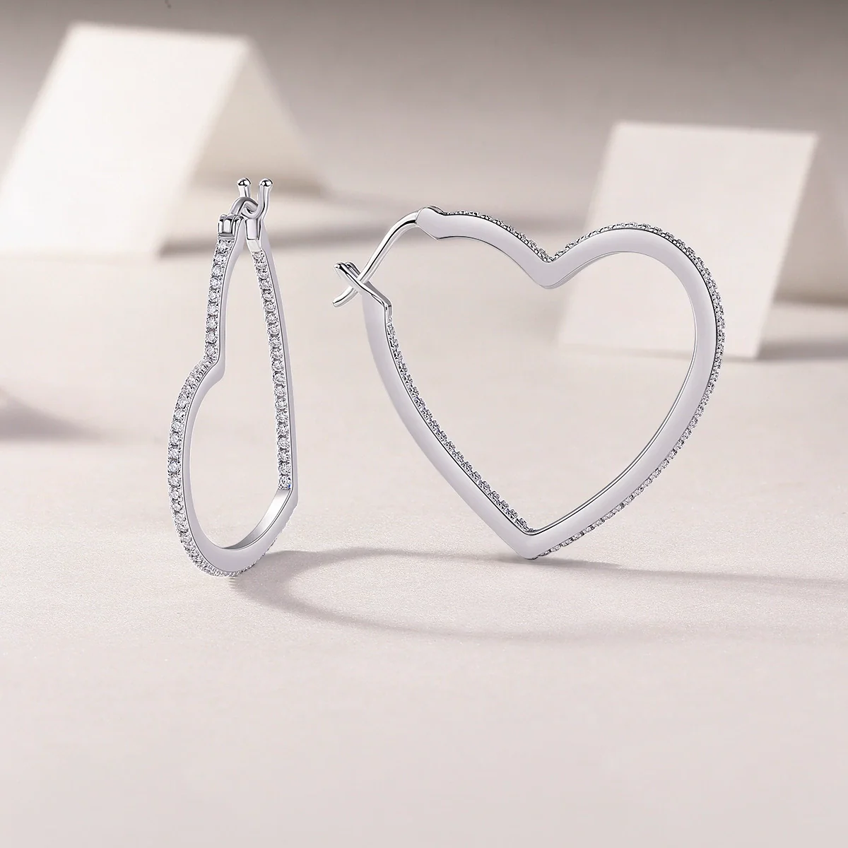 Wholesale Women's S925 Silver Heartshaped Moissanite Inlaid Earrings - Image 2