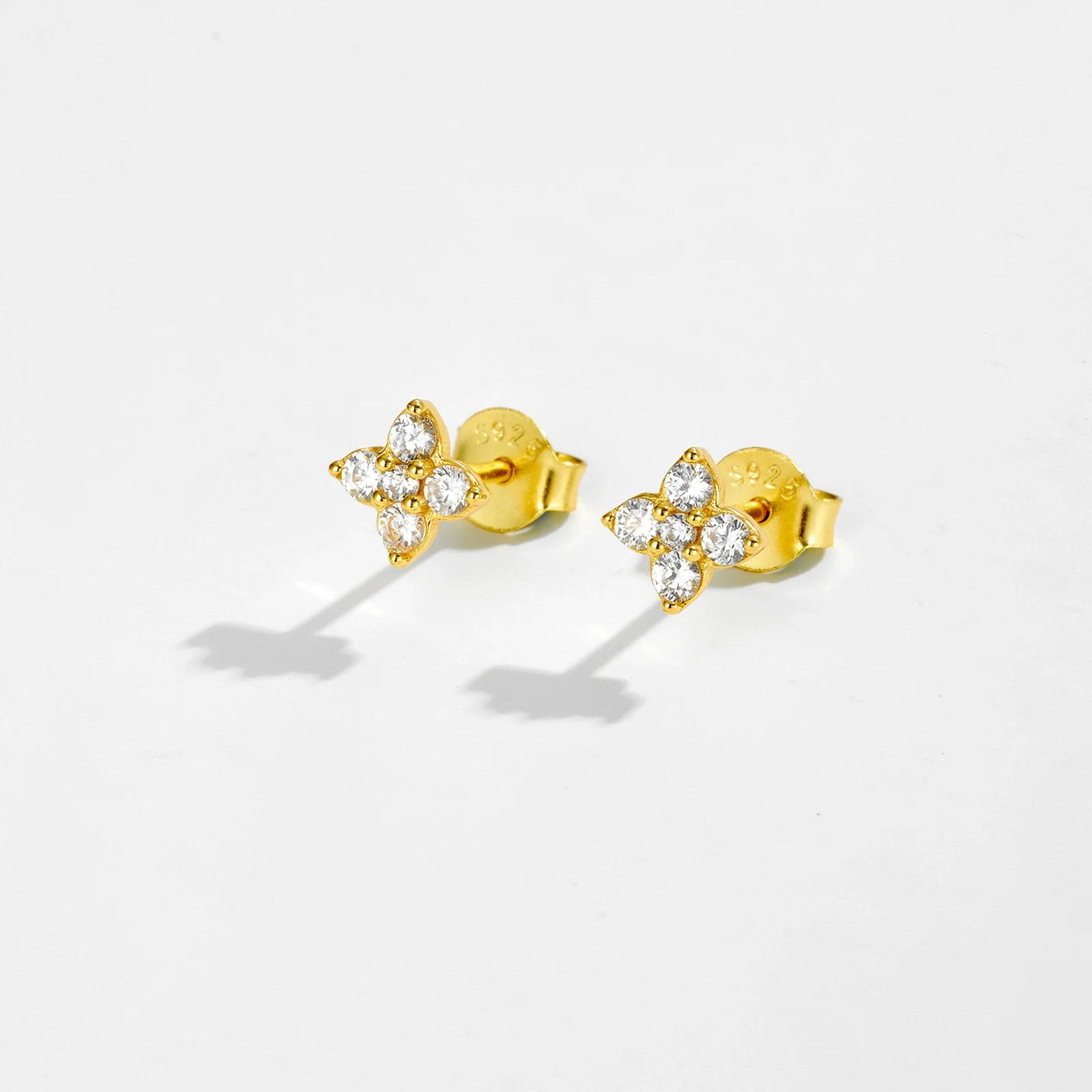 Wholesale Women's S925 Sterling Silver Four Leaf Clover Geometric Ear Stud With Zircon Electroplated With Platinum And 18K Gold - Image 4