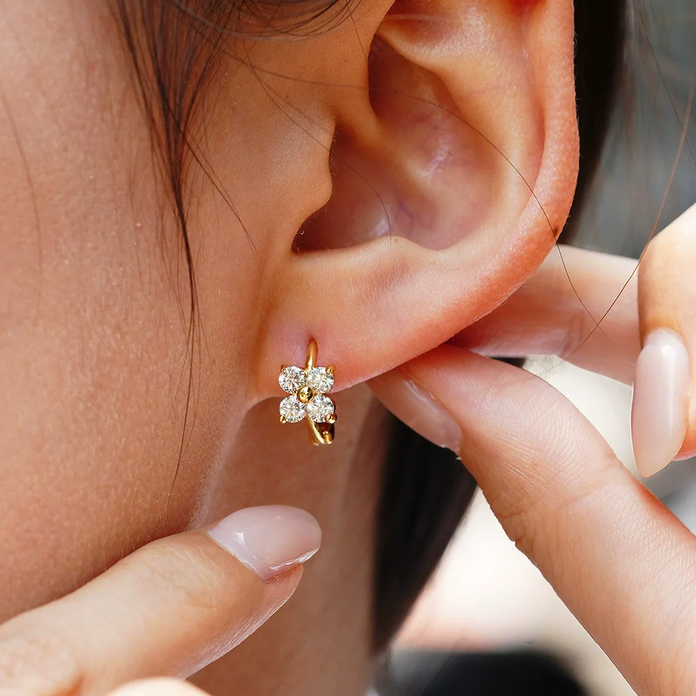 Wholesale Women's S925 Sterling Silver Four Leaf Clover Moissanite Earrings Set With Diamonds Fashion Design - Image 4