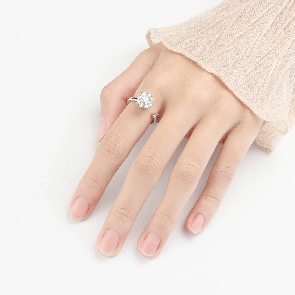 Wholesale Women's S925 Sterling Silver Geometric Rotating Ring With Micro Inlaid And Electroplating - Image 2
