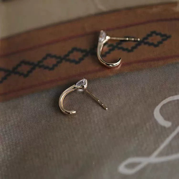 Wholesale Women's S925 Sterling Silver Geometric Single Diamond Goldplated Earrings - Image 3