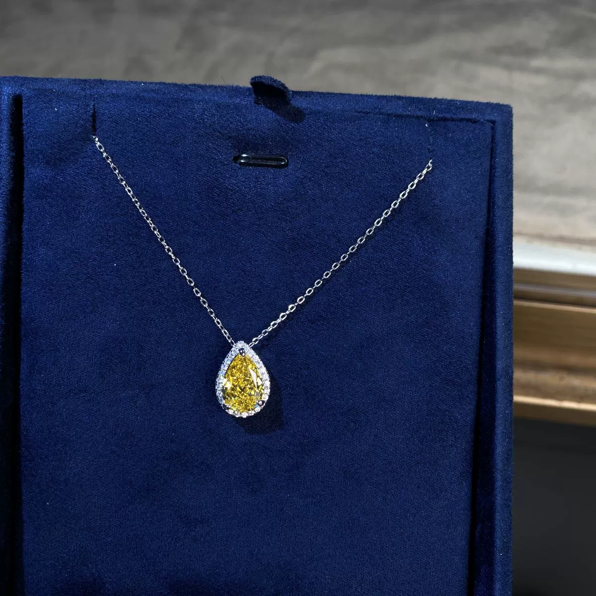 Wholesale Women's S925 Sterling Silver Water Drop Pearshaped Geometric High Carbon Diamond Pendant Necklace With Electroplating - Image 4