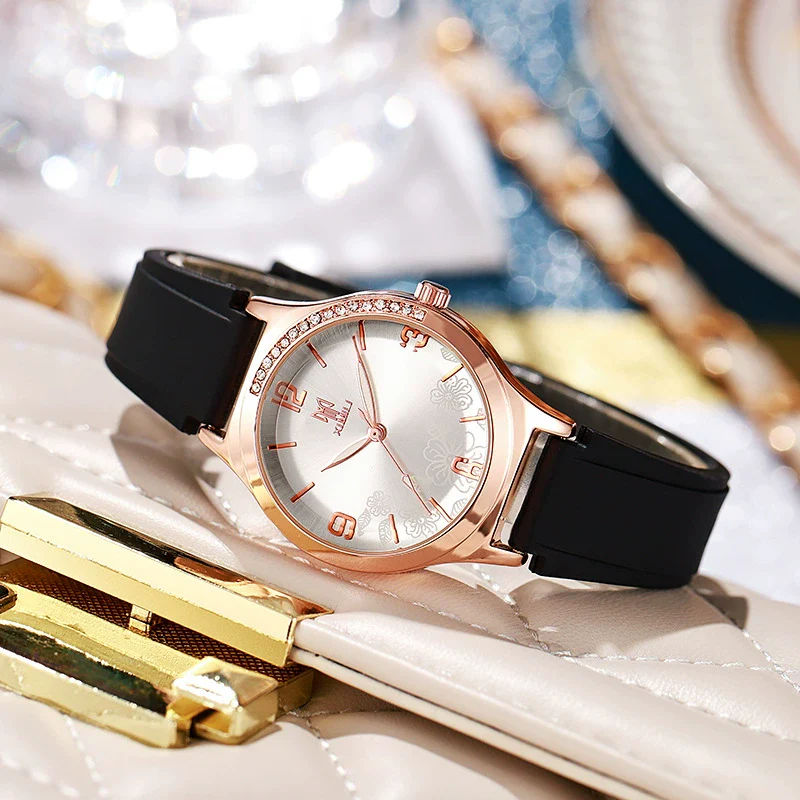 Wholesale Women's Silicone Alloy Watch With Round Dial And Pin Buckle Leisure Style - Image 2