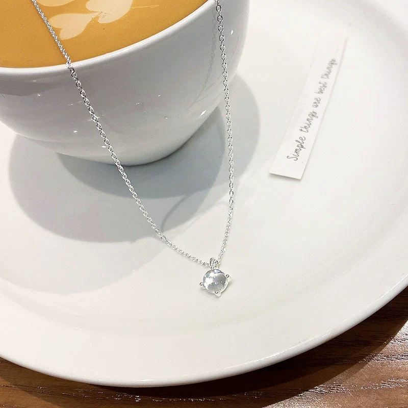 Wholesale Women's Silver Copper Alloy Geometric Circle Zircon Inlaid Electroplated Clavicle Necklace - Image 4