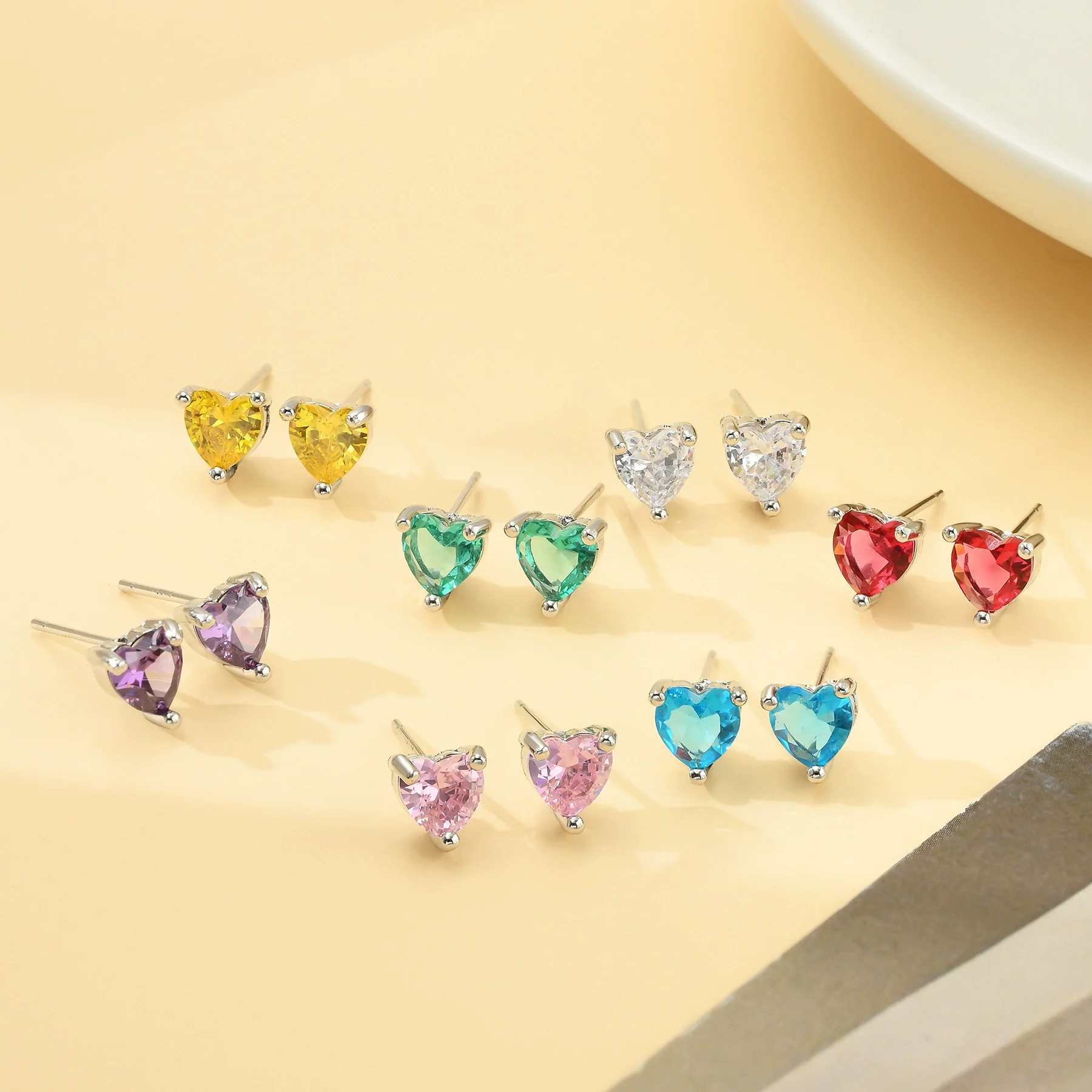 Wholesale Women's Simple Copper Heartshaped Zircon Inlaid Ear Jewelry - Image 2