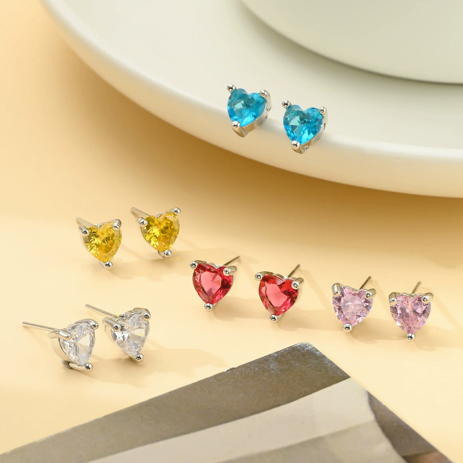Wholesale Women's Simple Copper Heartshaped Zircon Inlaid Ear Jewelry - Image 3