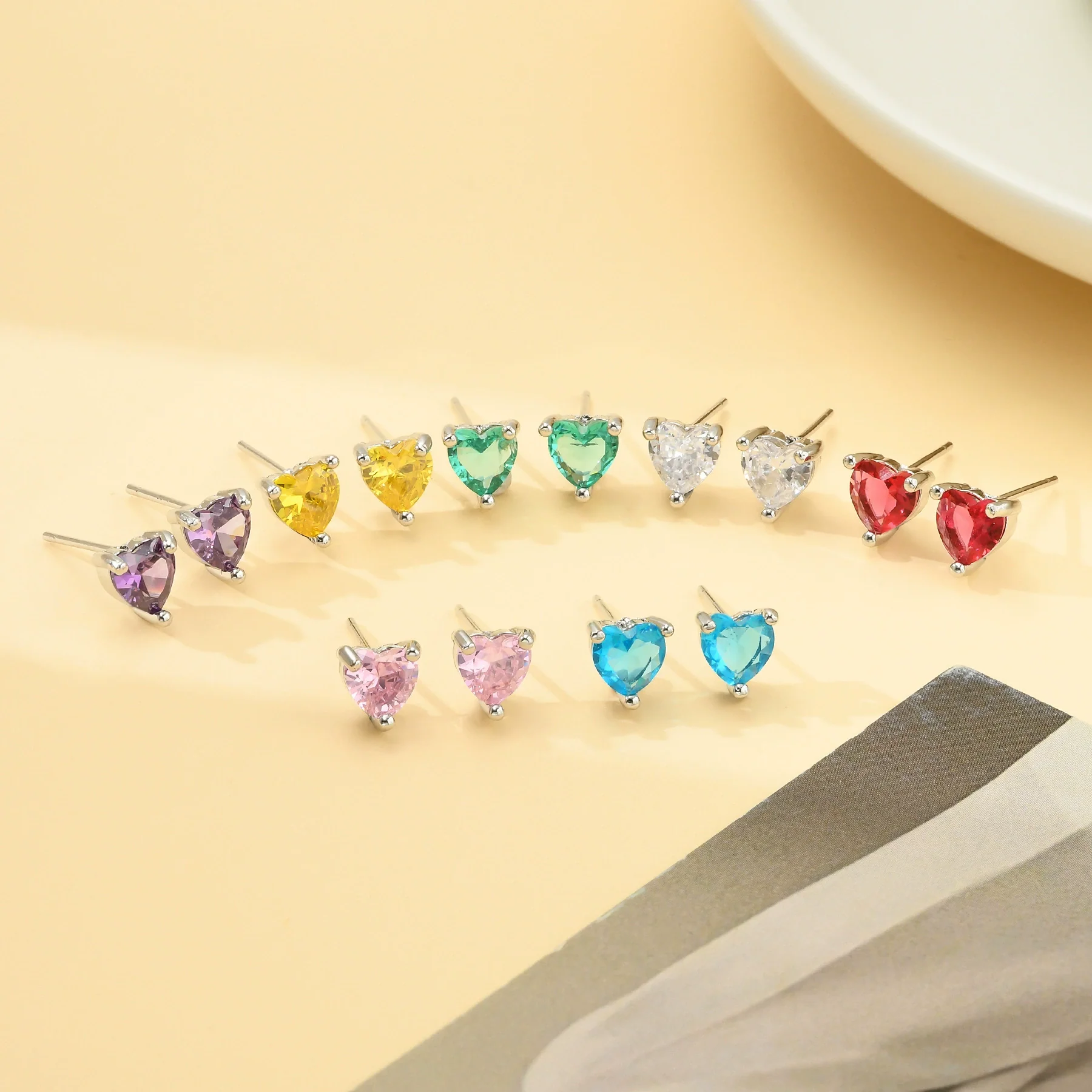 Wholesale Women's Simple Copper Heartshaped Zircon Inlaid Ear Jewelry - Image 4