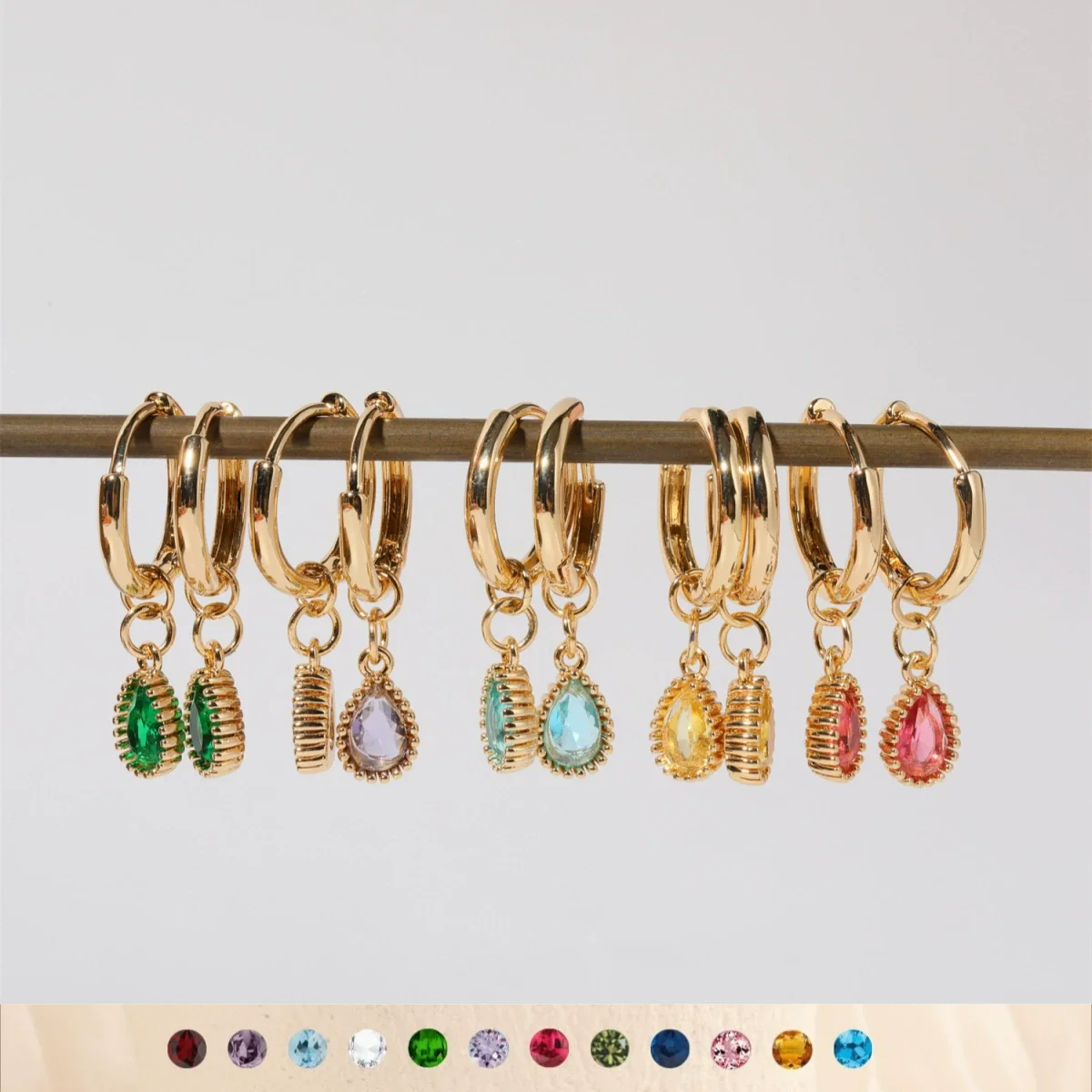 Wholesale Women's Simple Dropshaped Diamond Design Copper And Stainless Steel Earrings