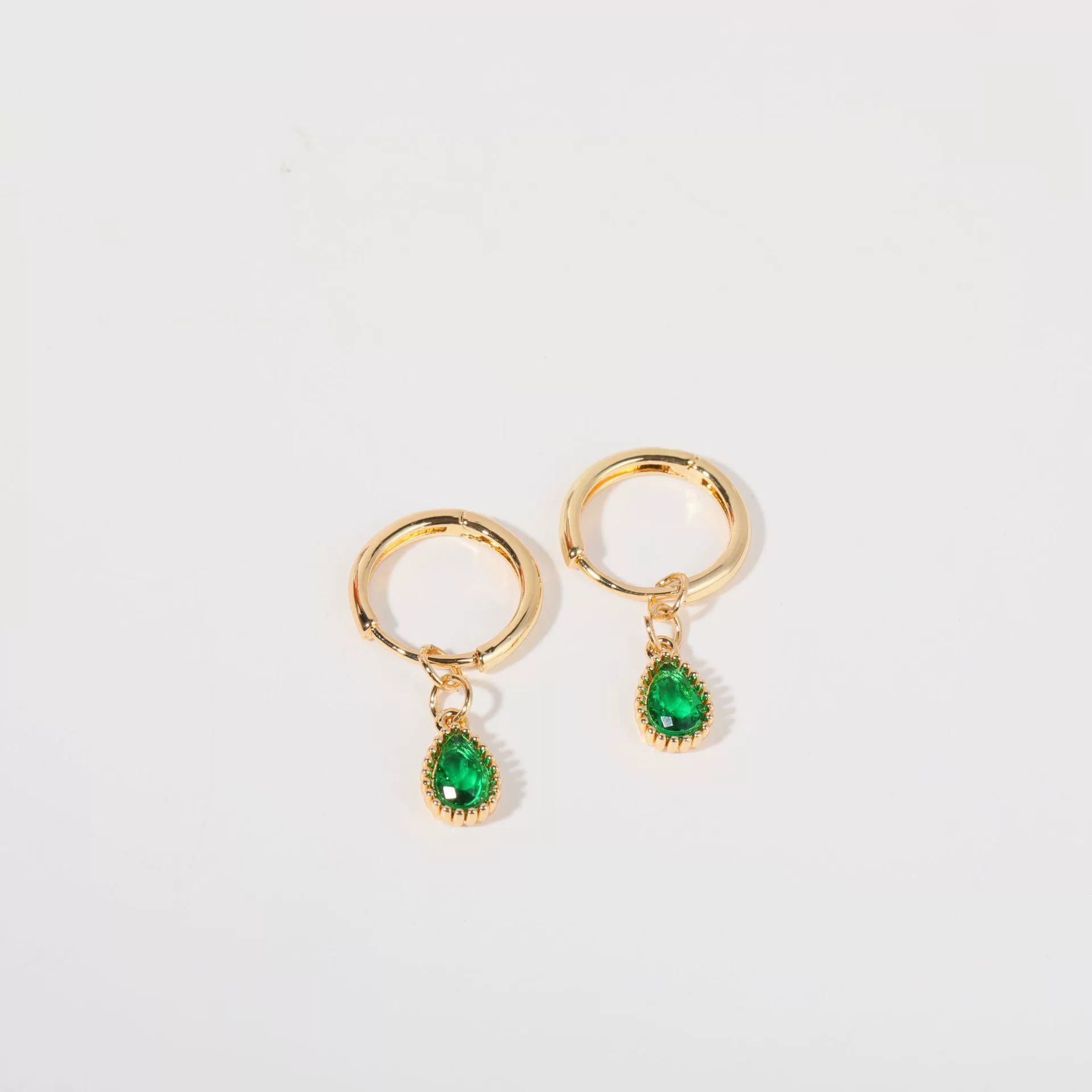 Wholesale Women's Simple Dropshaped Diamond Design Copper And Stainless Steel Earrings - Image 10
