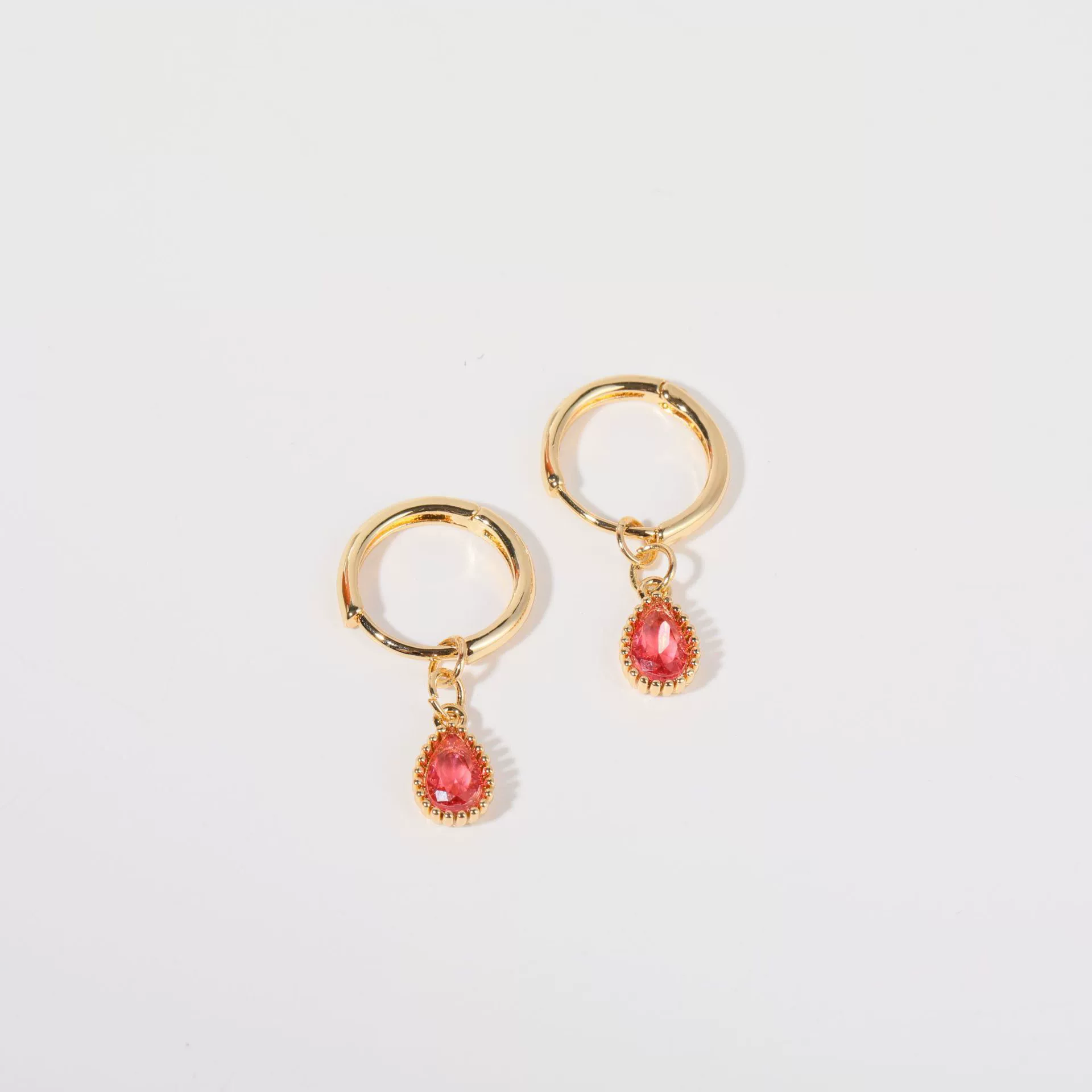 Wholesale Women's Simple Dropshaped Diamond Design Copper And Stainless Steel Earrings - Image 12