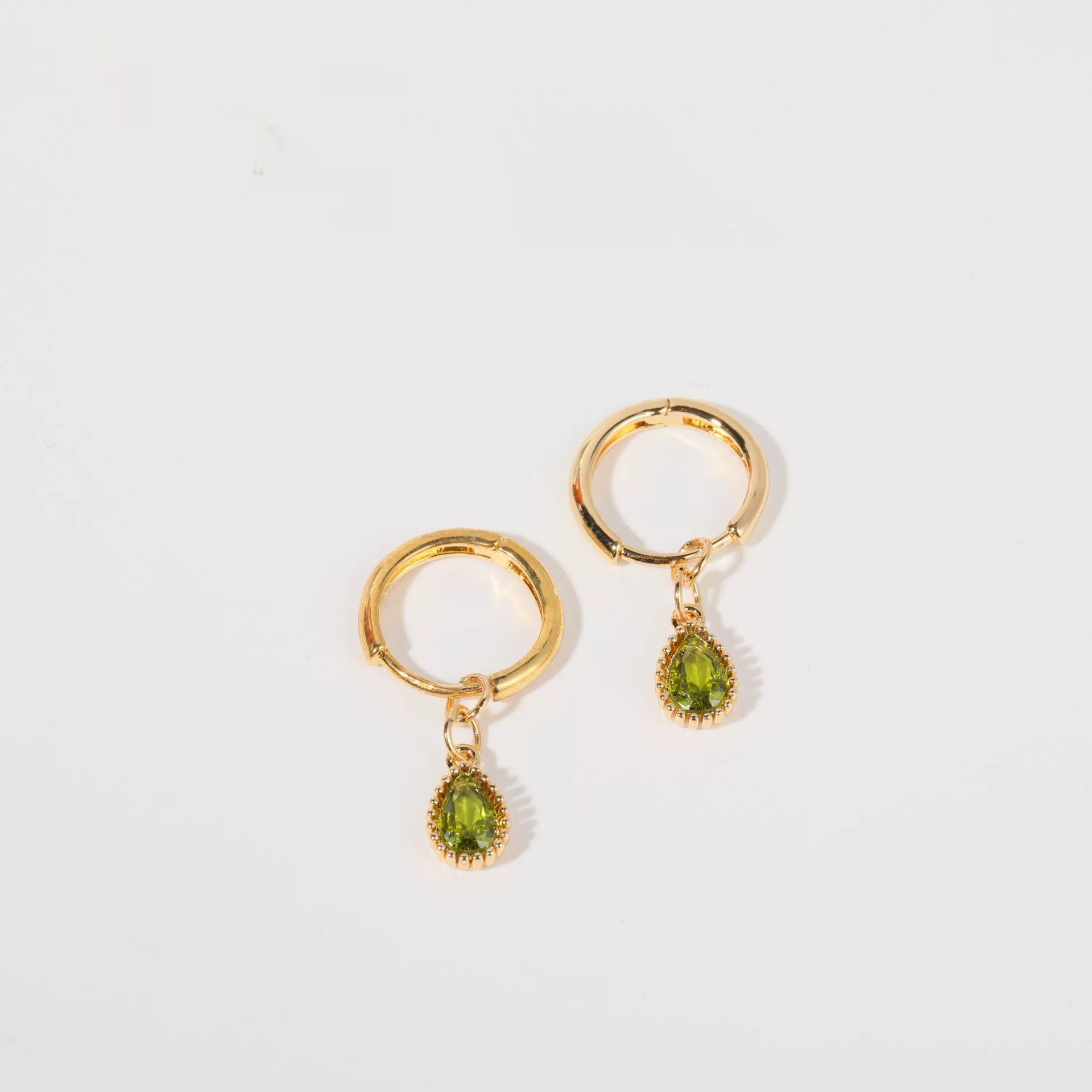 Wholesale Women's Simple Dropshaped Diamond Design Copper And Stainless Steel Earrings - Image 13