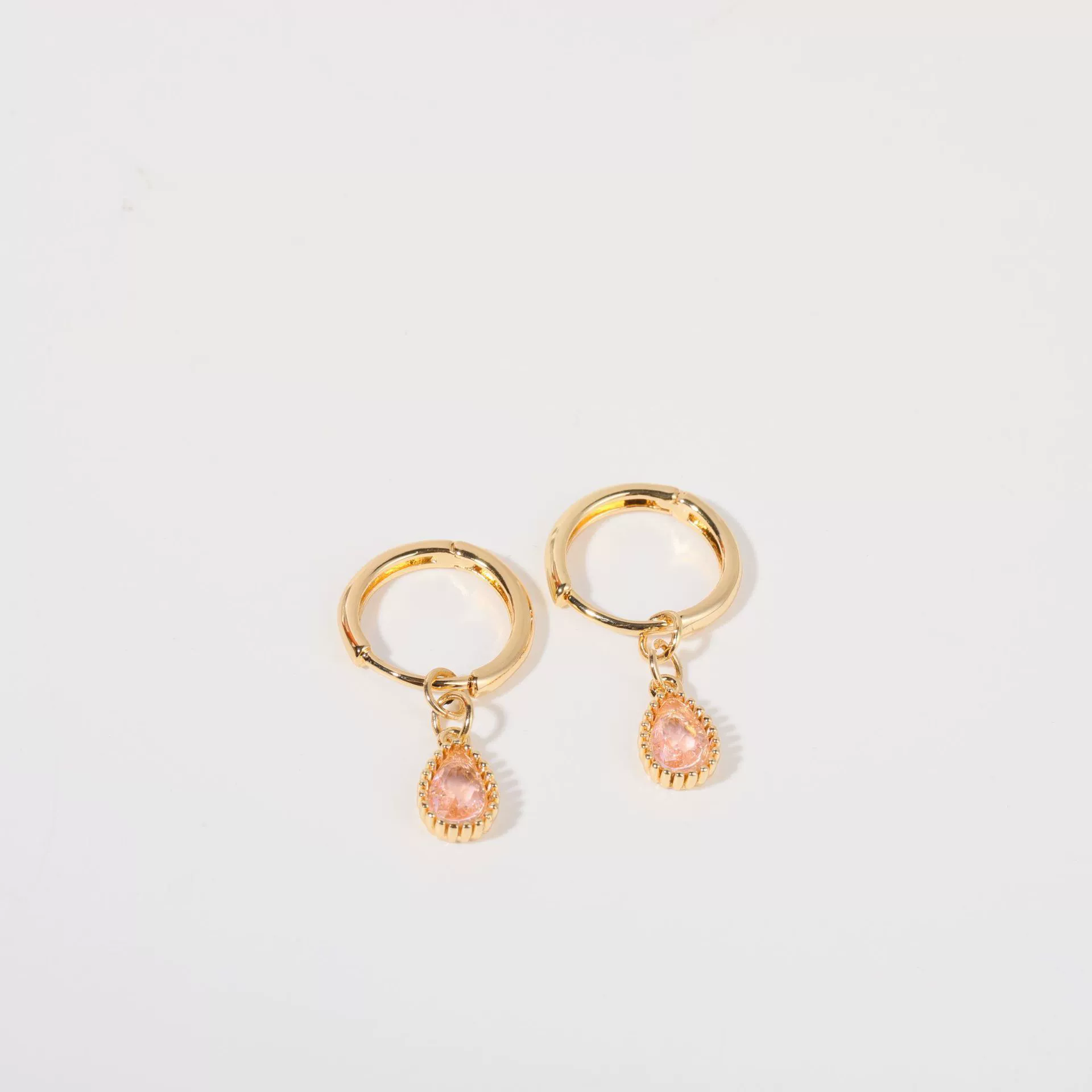 Wholesale Women's Simple Dropshaped Diamond Design Copper And Stainless Steel Earrings - Image 15