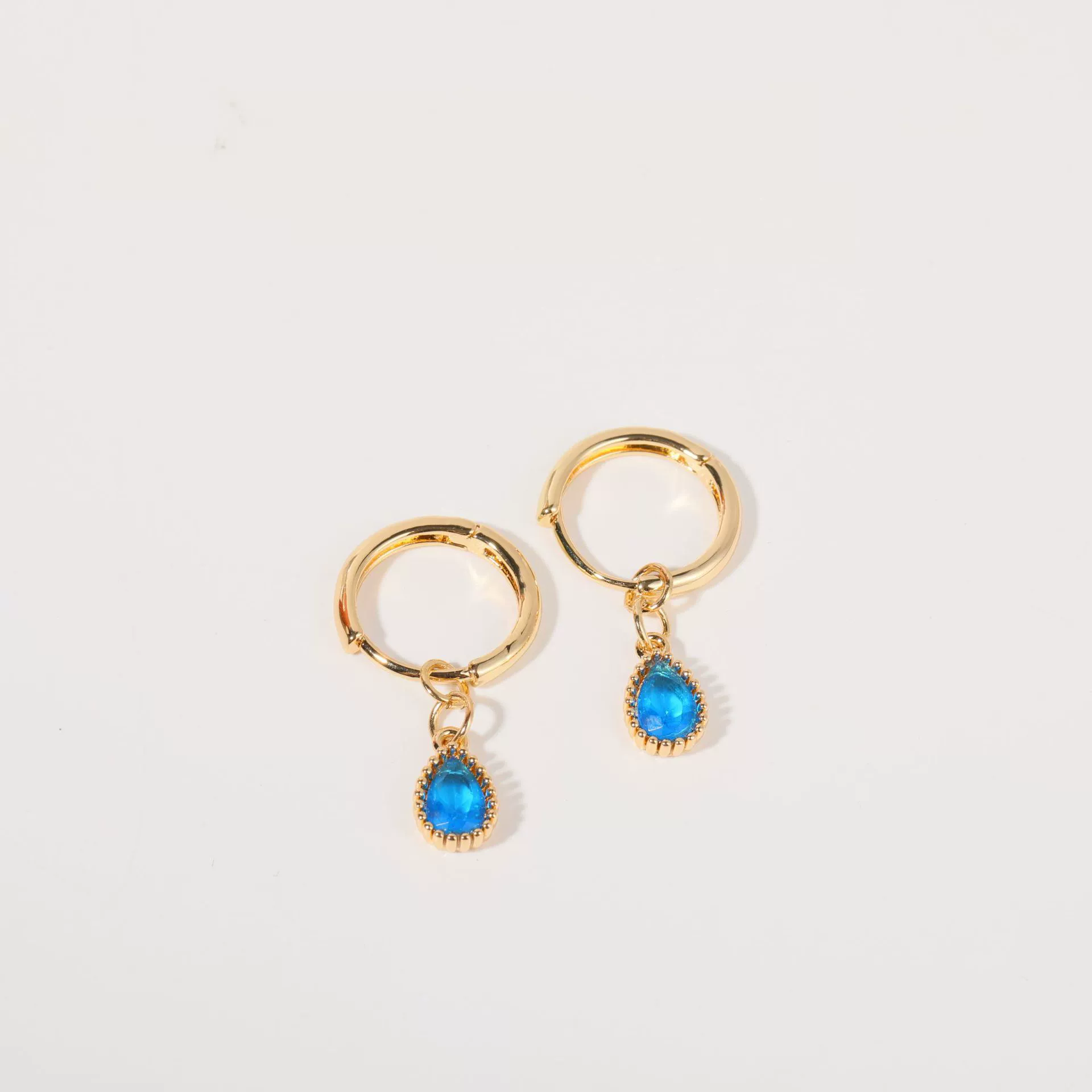 Wholesale Women's Simple Dropshaped Diamond Design Copper And Stainless Steel Earrings - Image 17