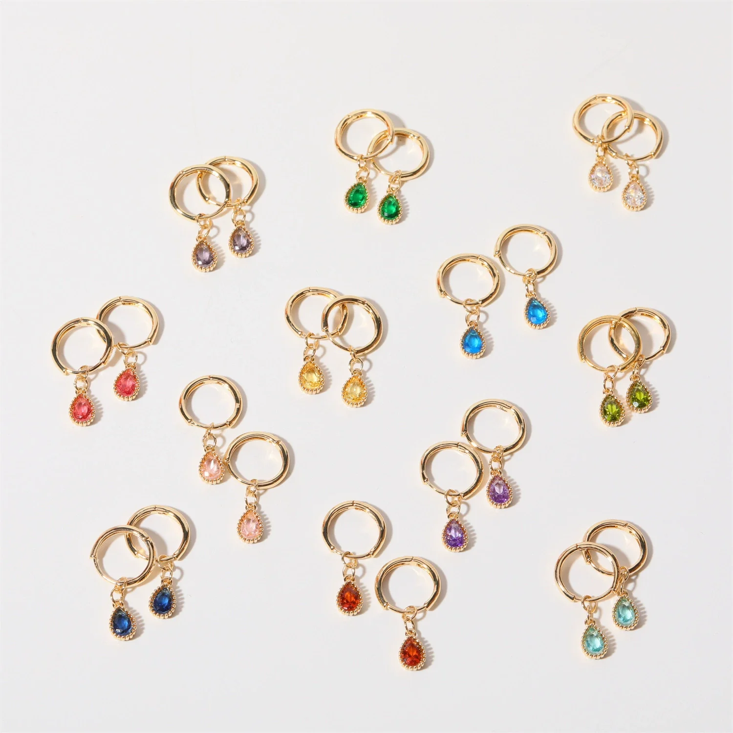Wholesale Women's Simple Dropshaped Diamond Design Copper And Stainless Steel Earrings - Image 4