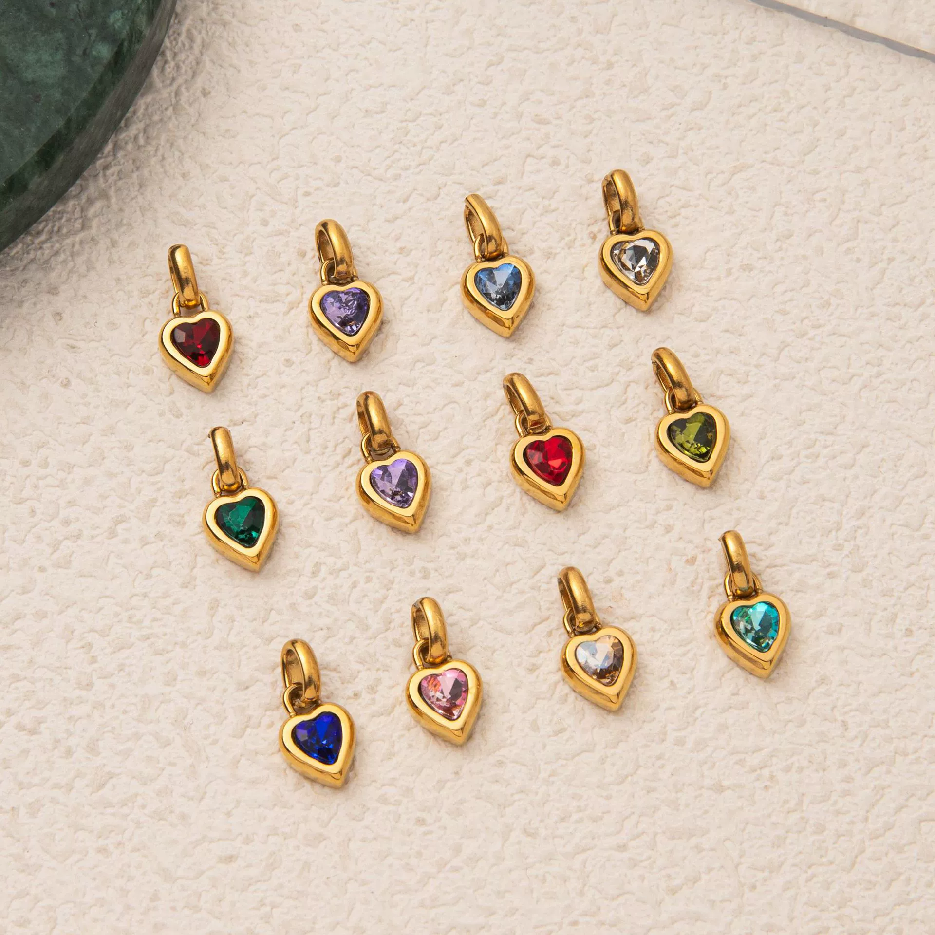 Wholesale Women's Simple Electroplated Stainless Steel Heart Shape Mixed Gemstone Setting Pendant Necklace