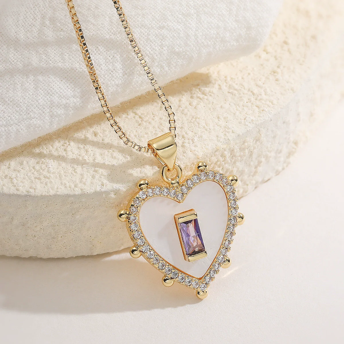 Wholesale Women's Simple Geometric Copper Plated 18K Gold Heart Pendant Necklace - Image 2