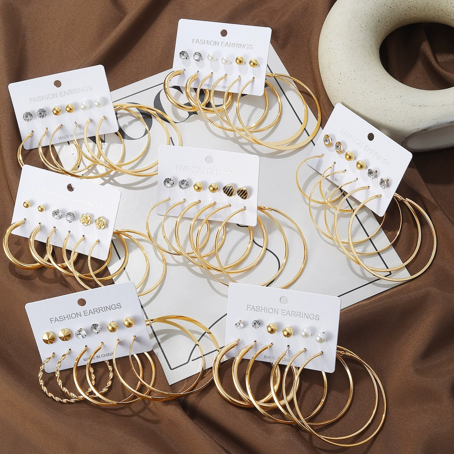 Wholesale Women's Simple Geometric Metal Alloy Electroplated Circle Hoop And Stud Earrings - Image 3