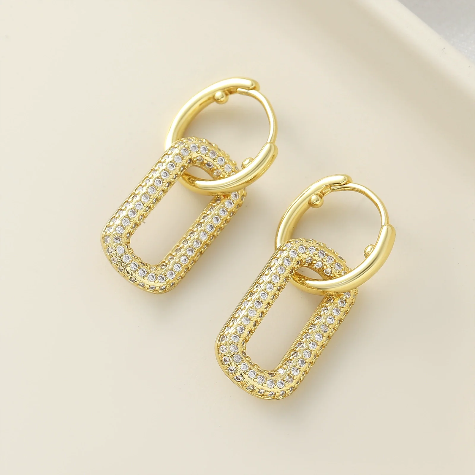 Wholesale Women's Simple Geometric Oval Zircon Inlay Real Gold Copper Plated Hoop Earrings