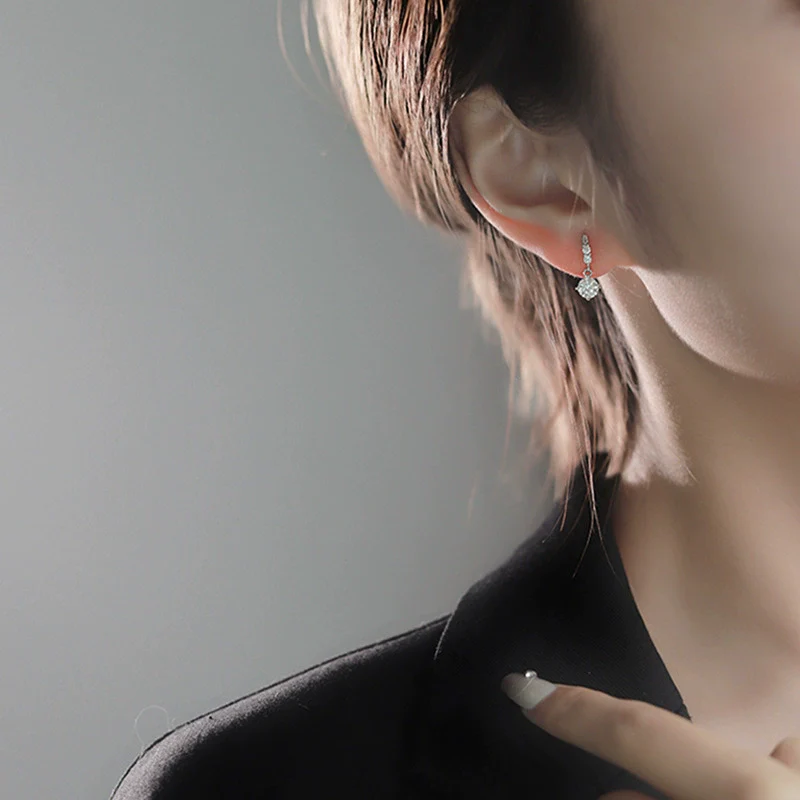 Wholesale Women's Simple Geometric S925 Sterling Silver Moissanite Fourclaw Tassel Earrings Set With Diamonds - Image 3