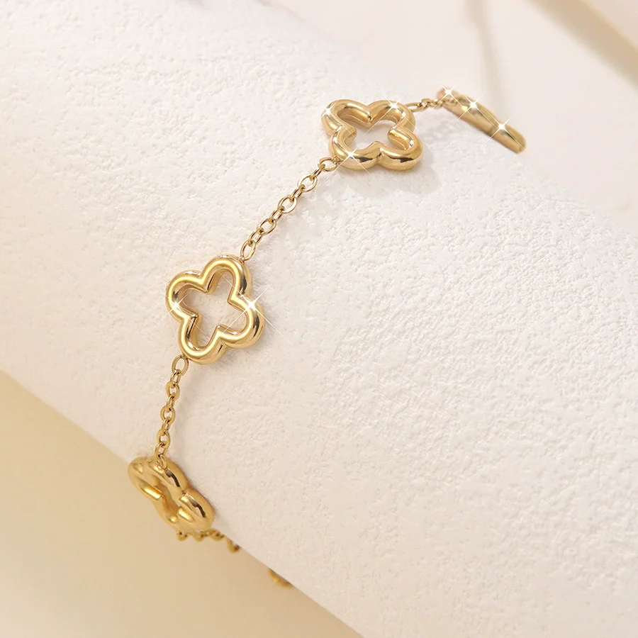 Wholesale Women's Simple Goldplated Stainless Steel Flower Fourleaf Clover Zircon Bracelet - Image 3