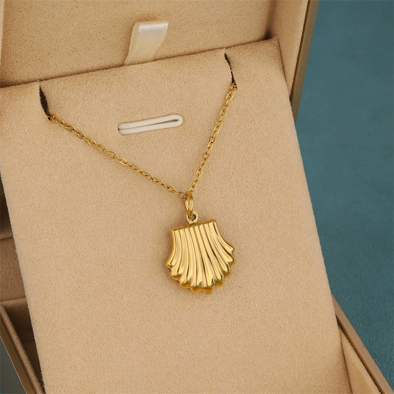 Wholesale Women's Stainless Steel 18K Gold Electroplated Geometric Scallop Fanshaped Collarbone Necklace - Image 4