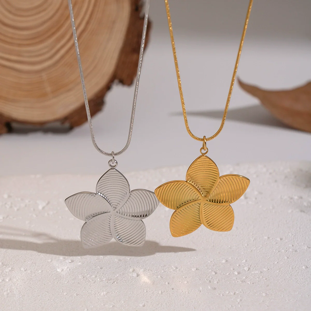 Wholesale Women's Stainless Steel 18K Real Gold Plated Flower Pendant Necklace With Snake Chain French Retro Texture - Image 3