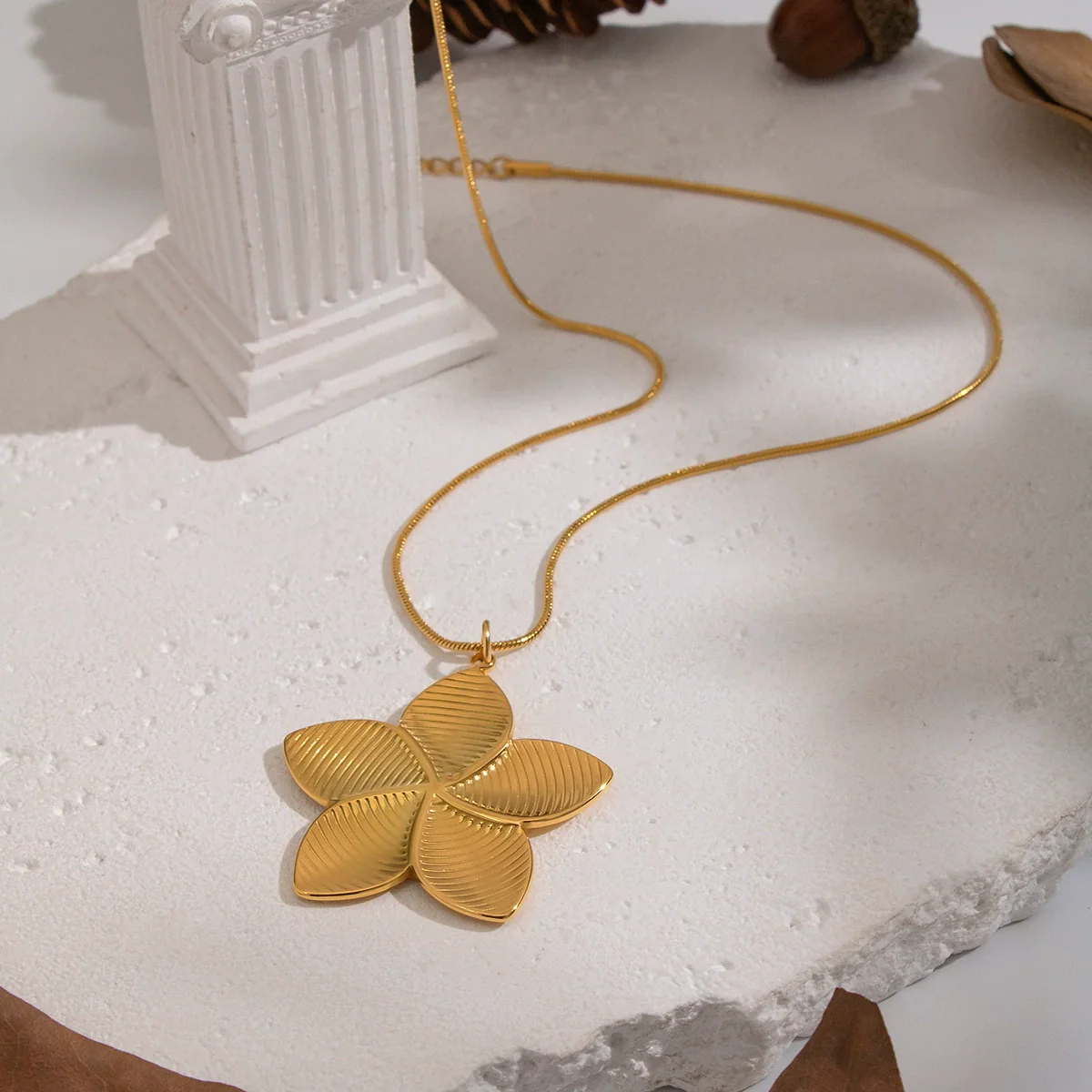 Wholesale Women's Stainless Steel 18K Real Gold Plated Flower Pendant Necklace With Snake Chain French Retro Texture - Image 4