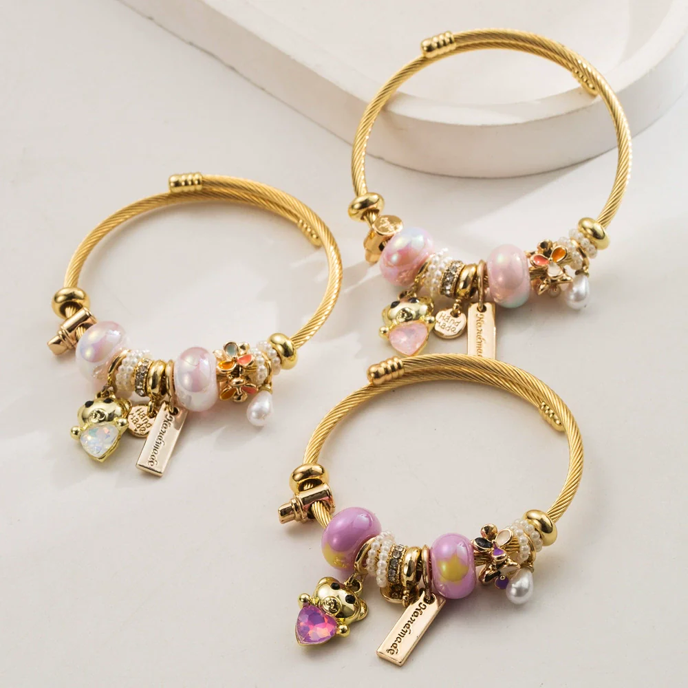 Wholesale Women's Stainless Steel And Alloy Cat And Flower Pattern Diamond Bracelet