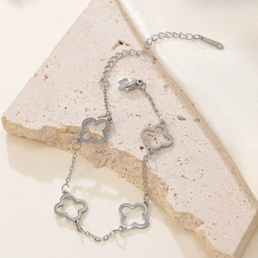 Wholesale Women's Stainless Steel Electroplated Fourleaf Clover And Flower Bracelet With Diamond Encrusted - Image 2