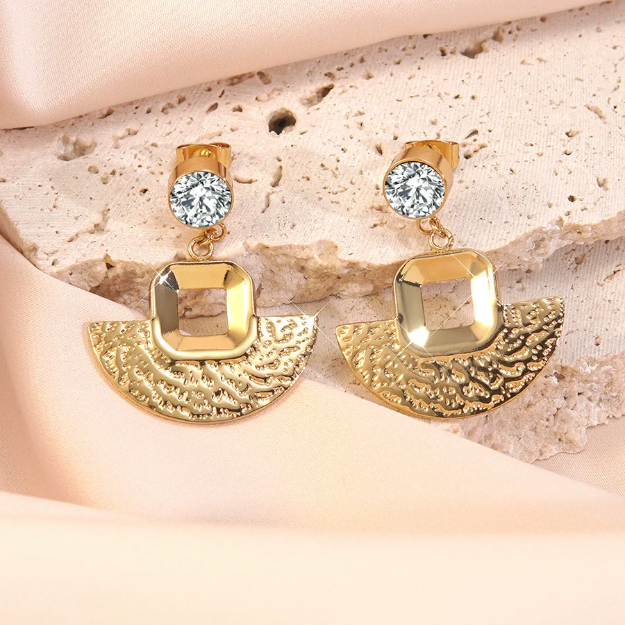 Wholesale Women's Stainless Steel Electroplated Geometric Fanshaped Earrings - Image 4