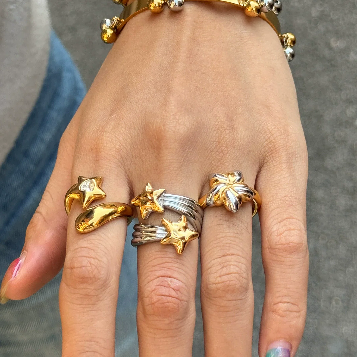 Wholesale Women's Stainless Steel Electroplated Geometric Flower Ring Jewelry Accessories - Image 2