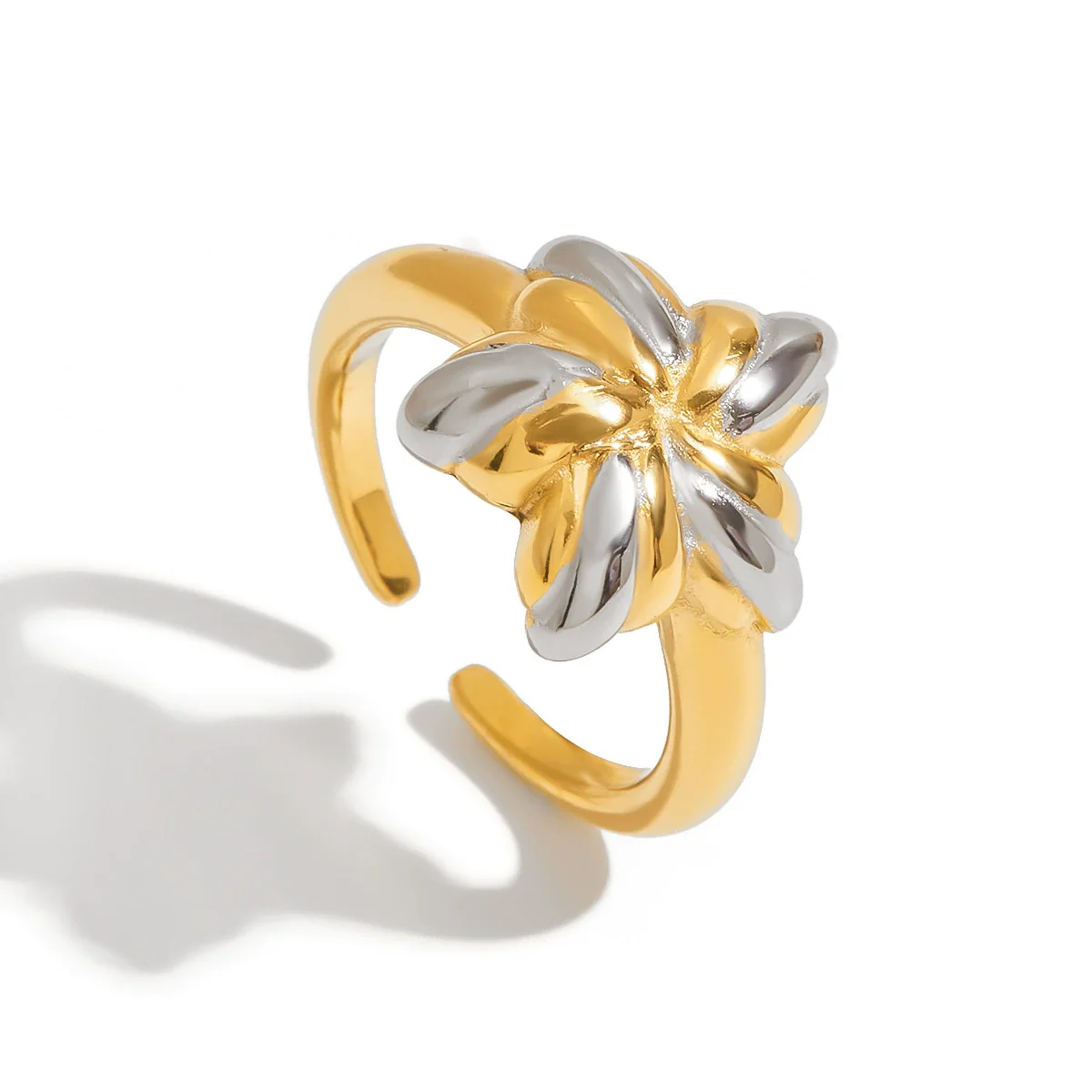Wholesale Women's Stainless Steel Electroplated Geometric Flower Ring Jewelry Accessories - Image 5