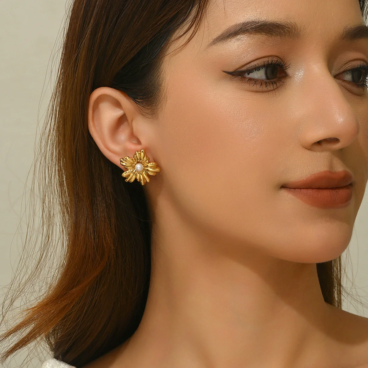 Wholesale Women's Stainless Steel Floral Stamped Earrings