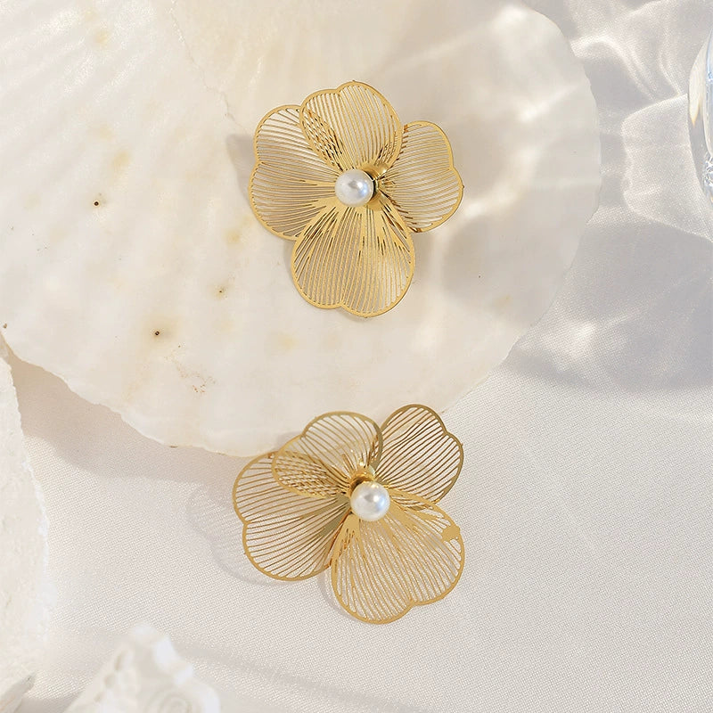Wholesale Women's Stainless Steel Flower Tassel Pearl Earrings With Electroplating - Image 3