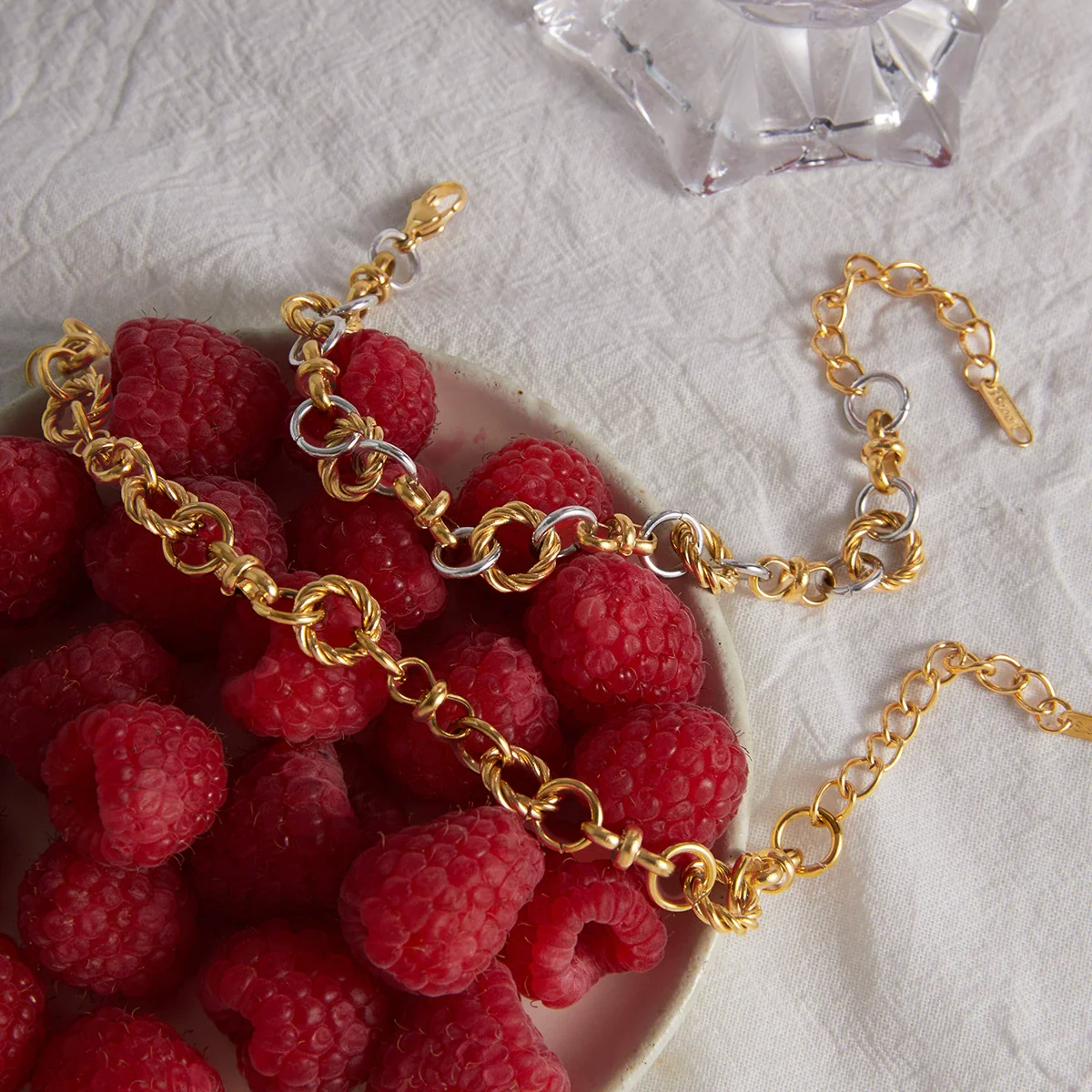 Wholesale Women's Stainless Steel Geometric Electroplated Bracelet Highend Jewelry - Image 4