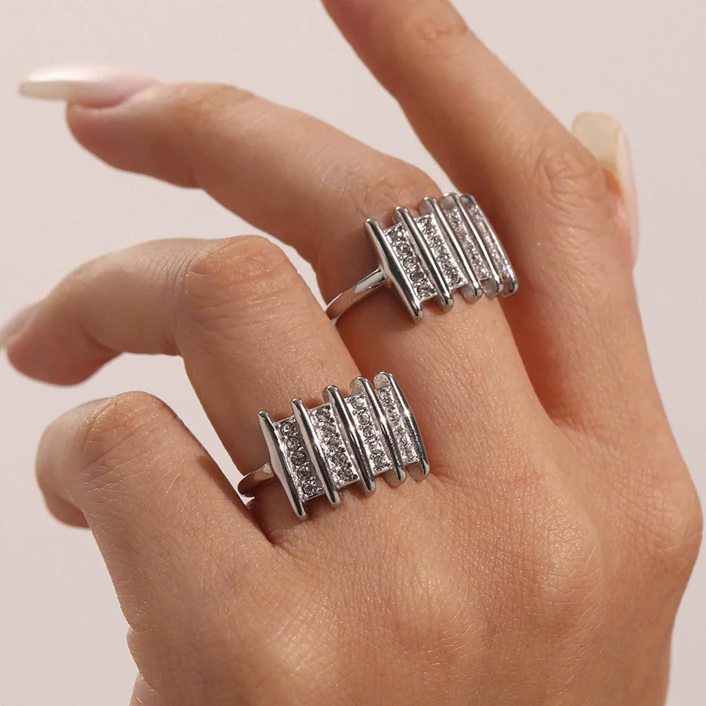Wholesale Women's Stainless Steel Geometric Ferris Wheel Inlaid With White Zircon Electroplated Asymmetrical Open Ring Retro Hand Jewelry - Image 3