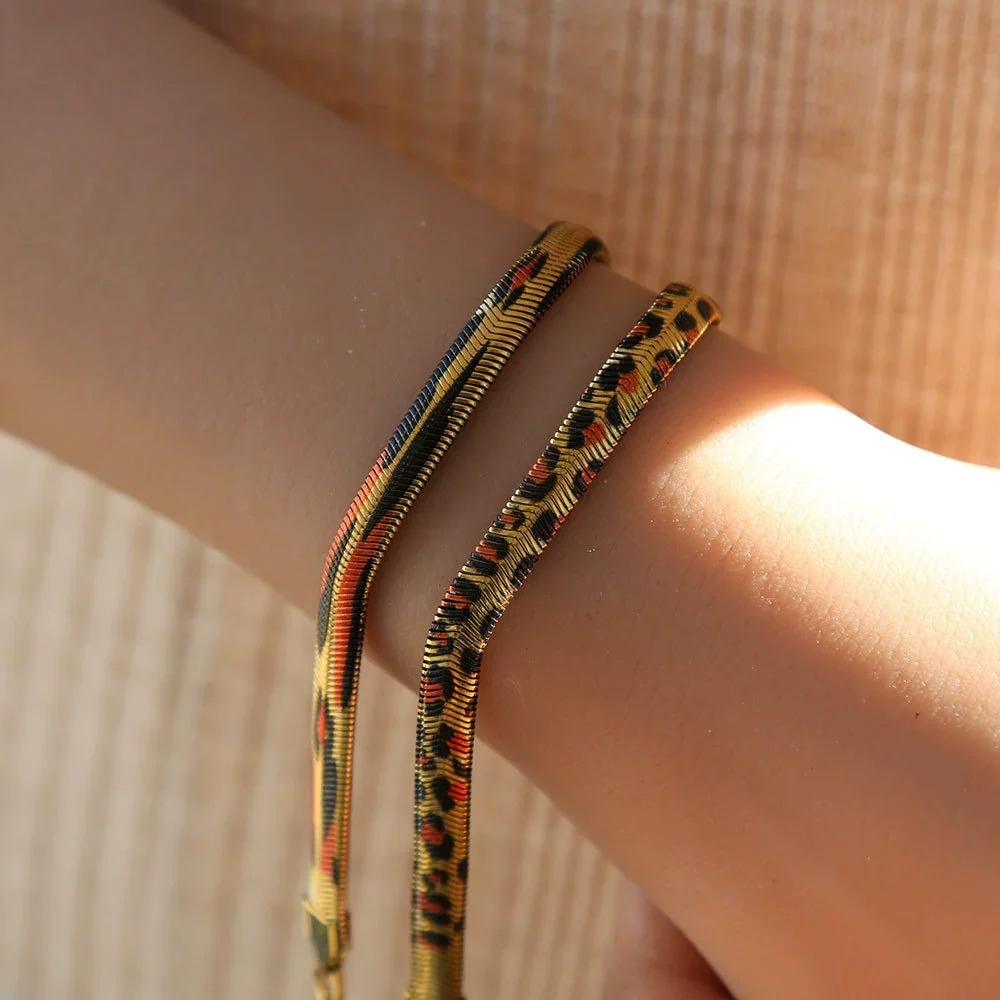 Wholesale Women's Stainless Steel Geometric Leopard Print Electroplated Snake Bone Chain Bracelet Jewelry Set - Image 3