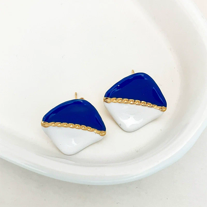 Wholesale Women's Stainless Steel Geometric Vintage Fashion Electroplated Earrings - Image 3