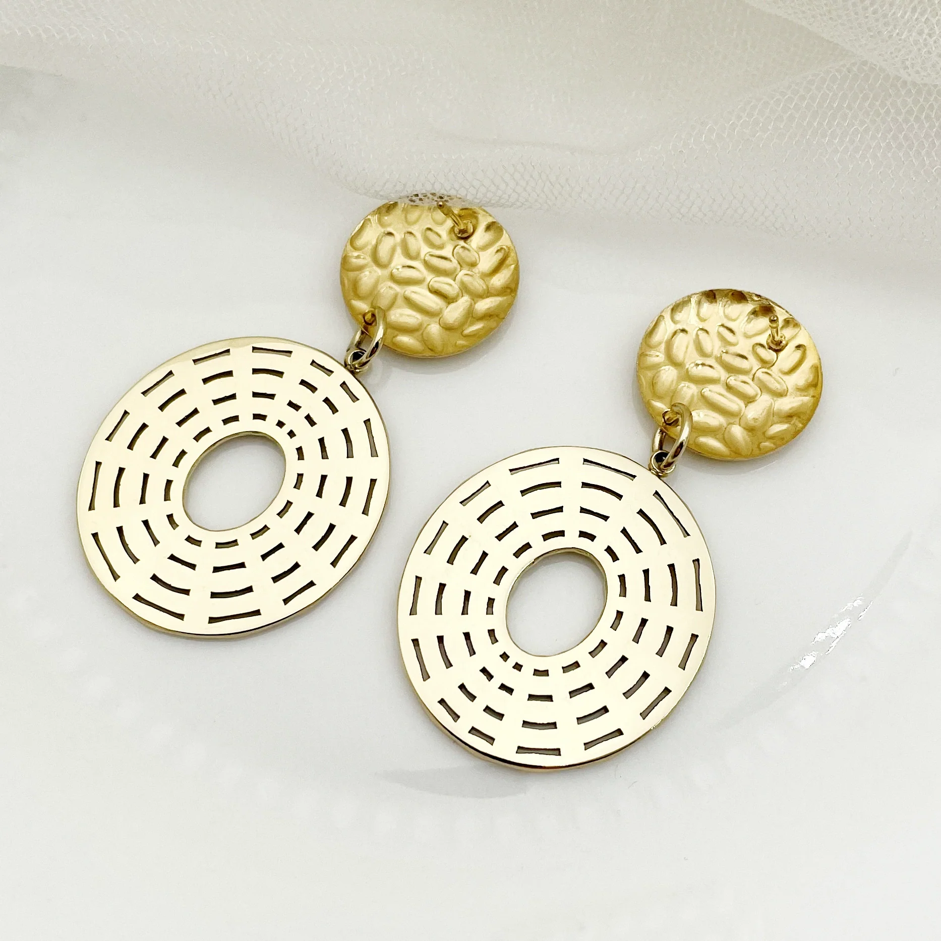 Wholesale Women's Stainless Steel Goldplated Retro Fashion Exaggerated Earrings - Image 2