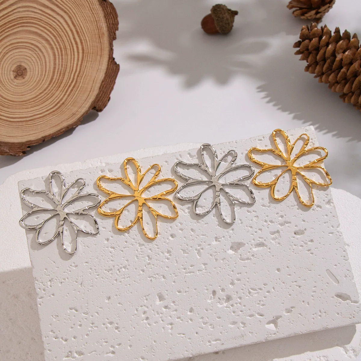 Wholesale Women's Stainless Steel Pvd Furnace Vacuum Real Gold Plated Exaggerated Stylish Oversized Flower Earrings - Image 3