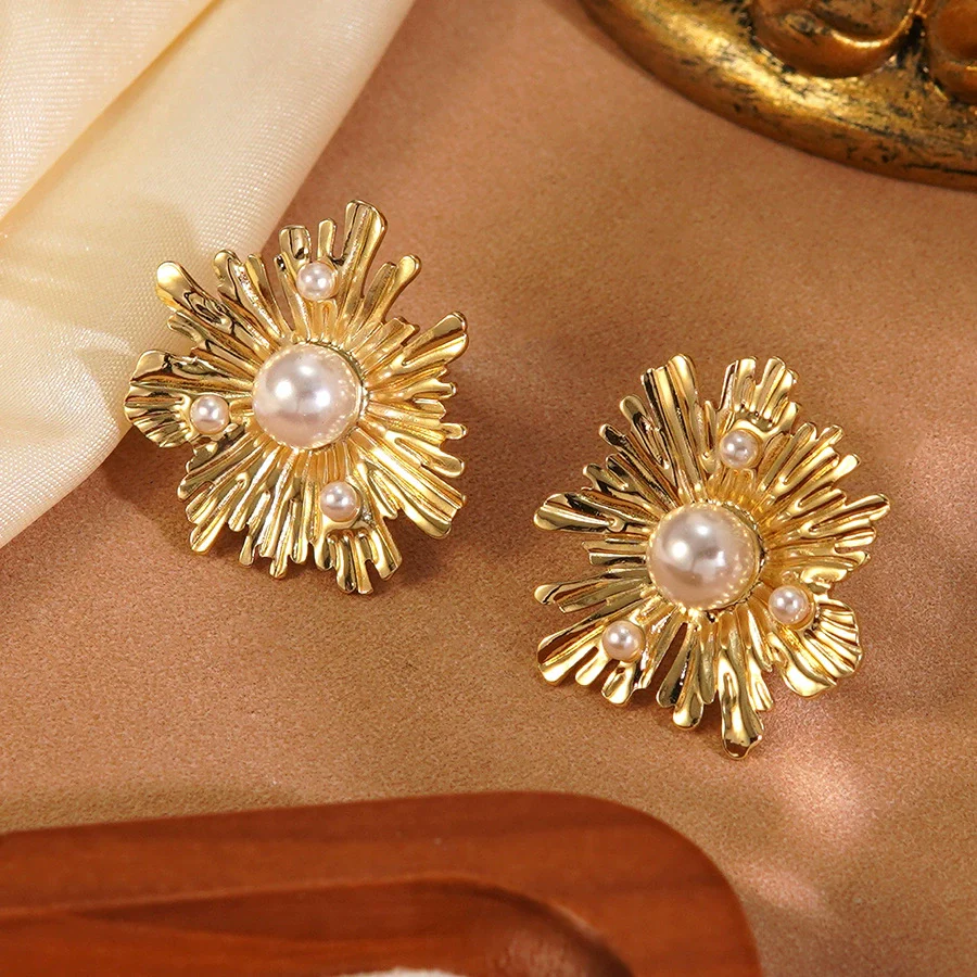 Wholesale Women's Stamped Flower Pearl Stainless Steel Earrings Retro Stylish Jewelry - Image 2