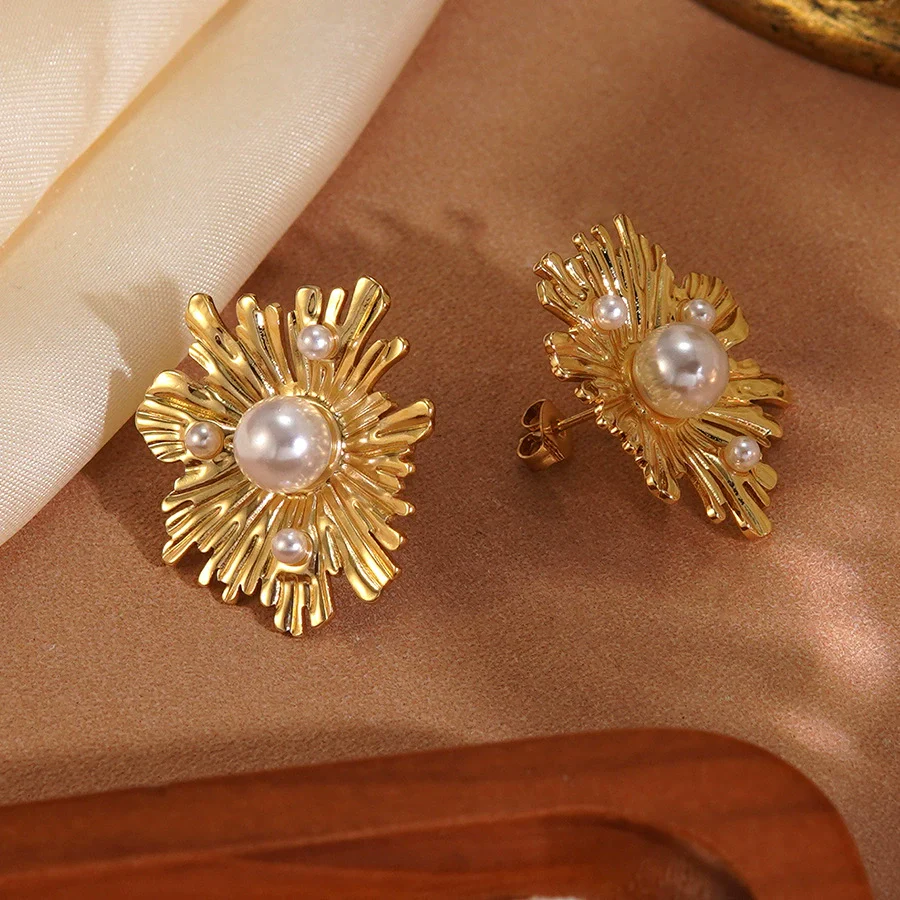 Wholesale Women's Stamped Flower Pearl Stainless Steel Earrings Retro Stylish Jewelry - Image 4
